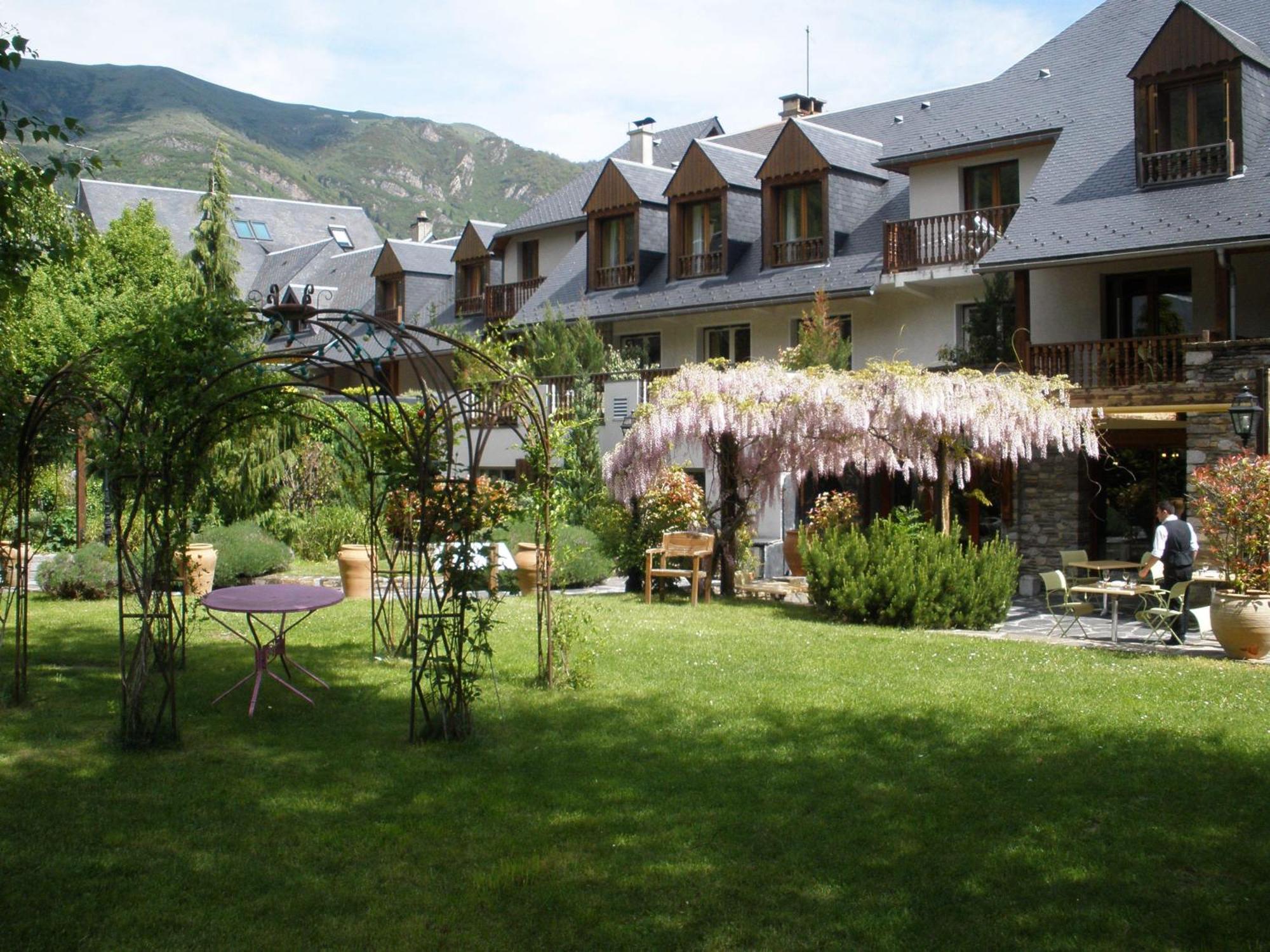 Hotel Mir Сен-Ларі-Сулан Екстер'єр фото