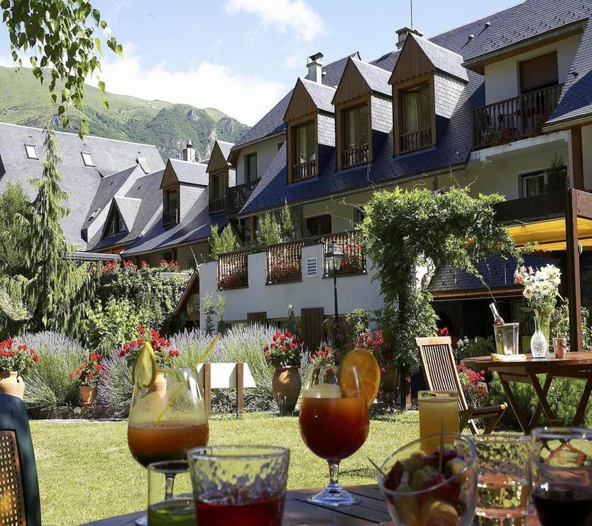 Hotel Mir Сен-Ларі-Сулан Екстер'єр фото